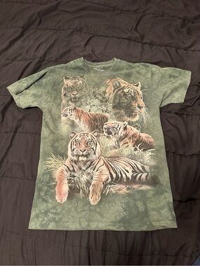 Men’s the Mountain Green Tiger Graphic Tee